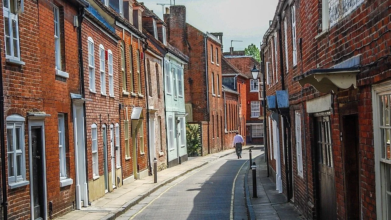 What does a Conveyancing Solicitor Do